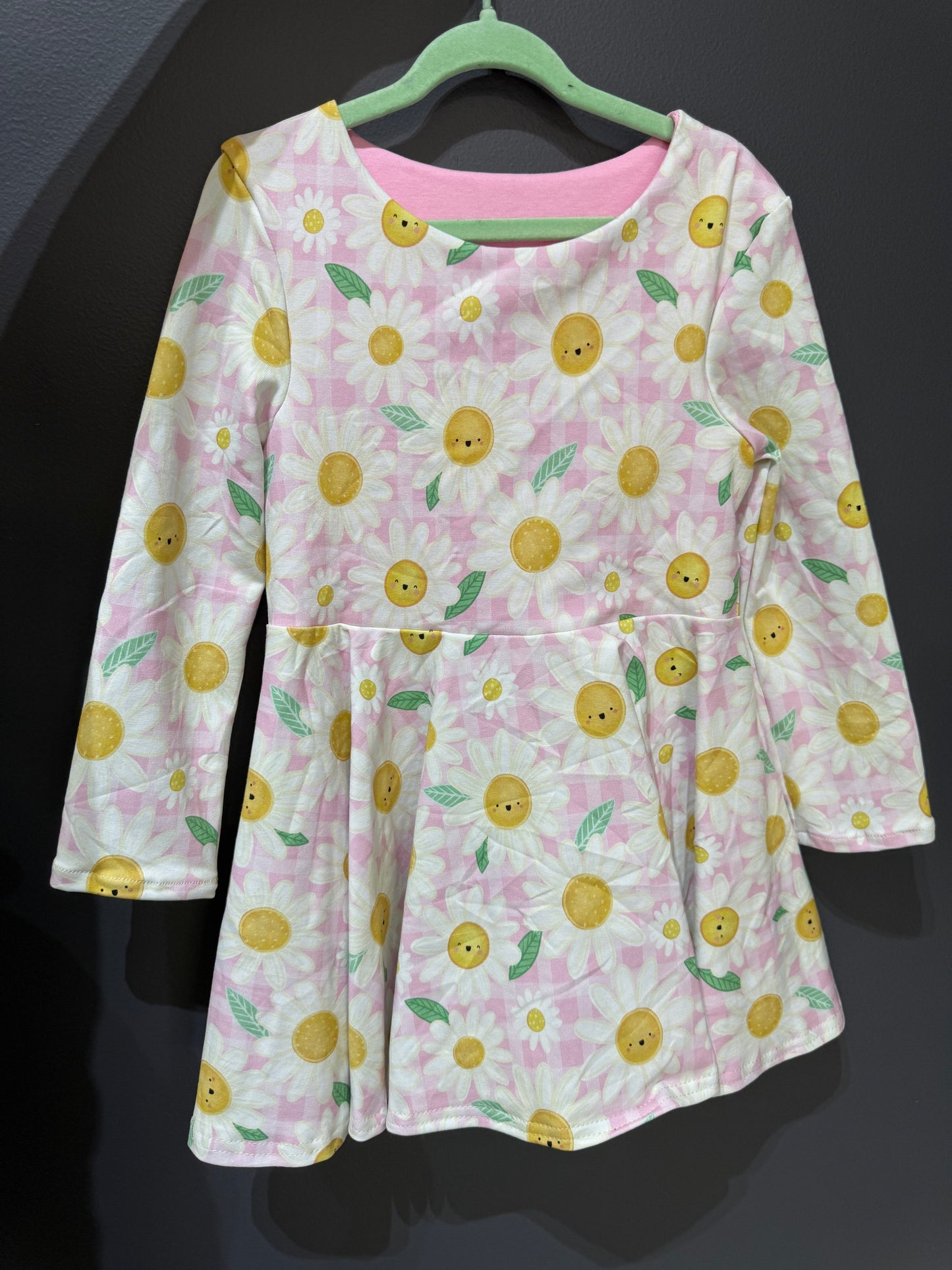 Pink Daisy size 4